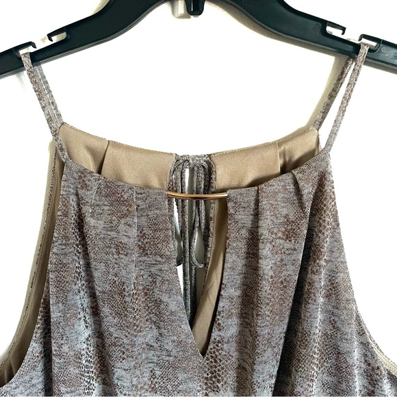 White House Black Market Keyhole Neck Blouson Mini Dress In Snake Bronze Foil L - Picture 6 of 12
